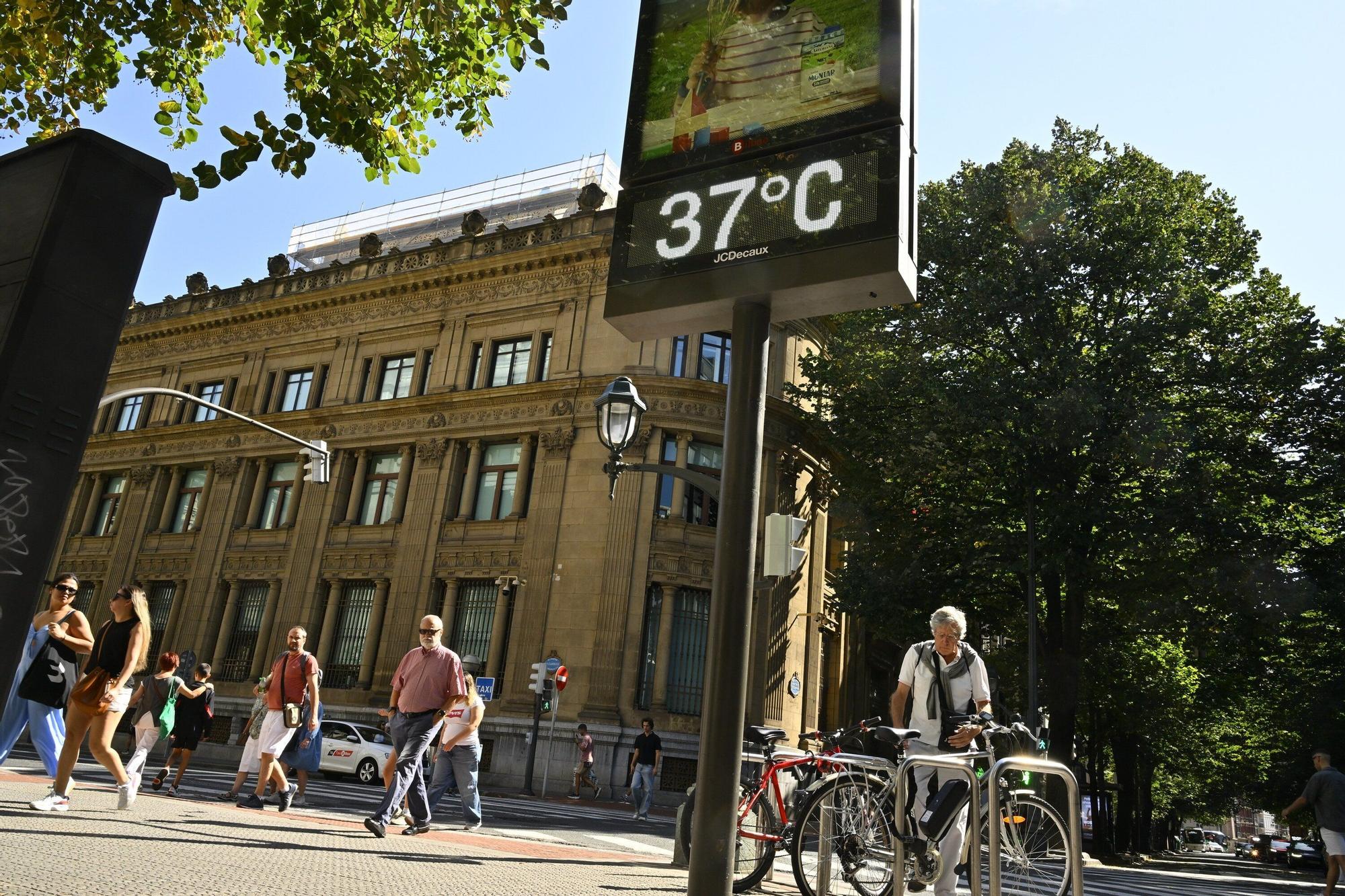 En imágenes: Bizkaia vive un sábado de temperaturas extremas