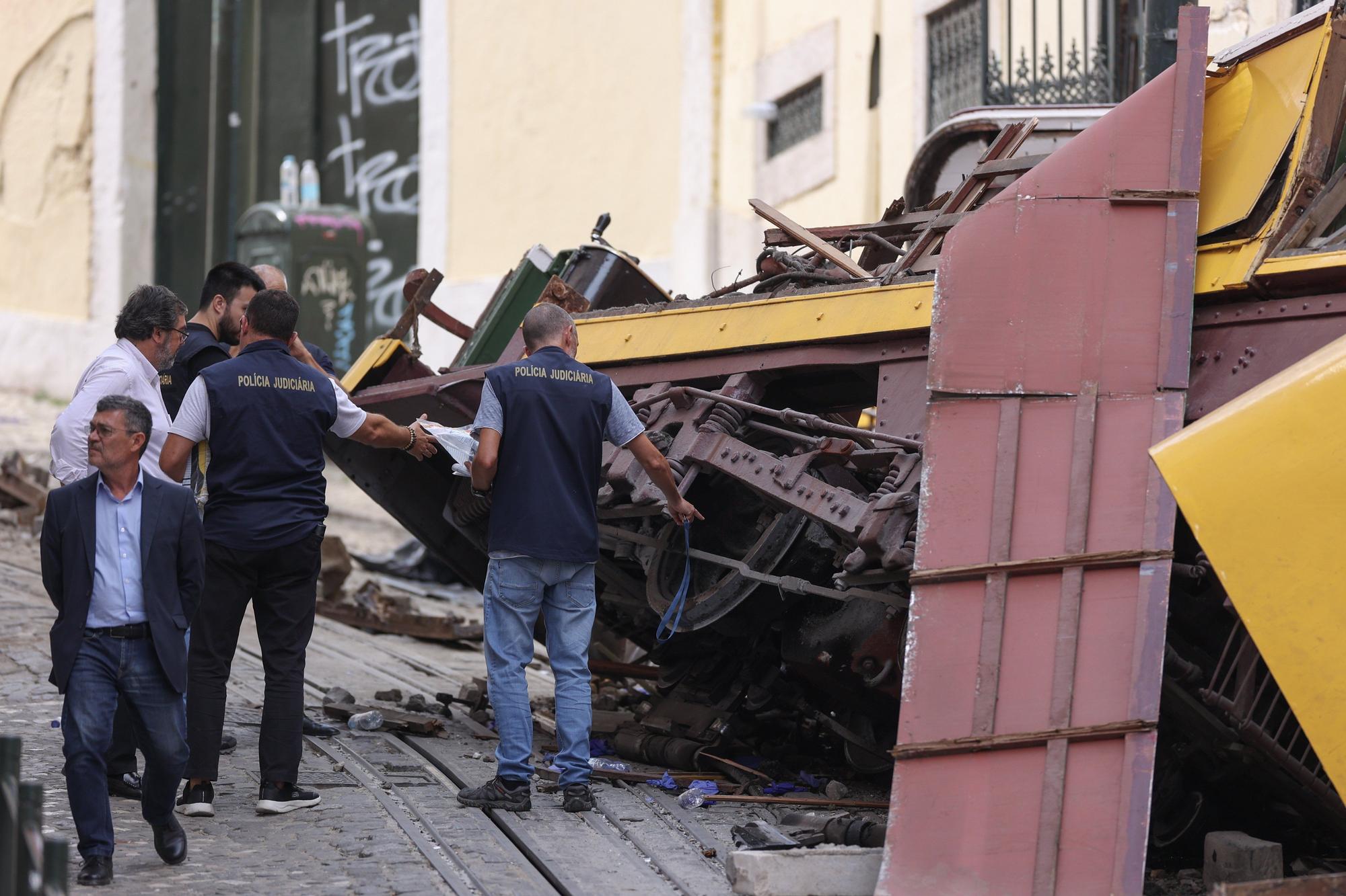 16 muertos en el descarrilamiento del Elevador de Gloria en Lisboa