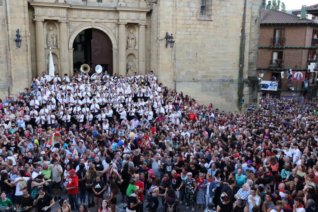 Errenteria da la bienvenida a las fiestas