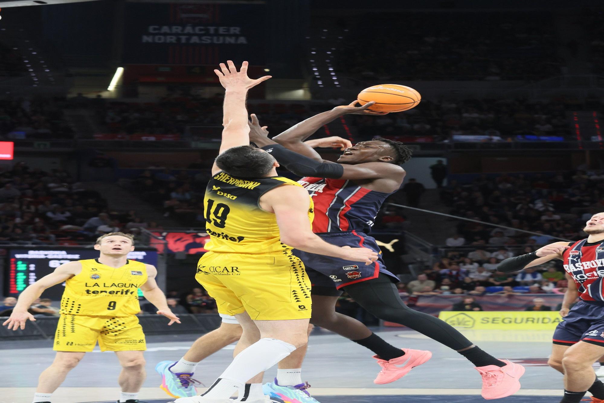 Todas las imágenes del Baskonia - La Laguna Tenerife (89-79)