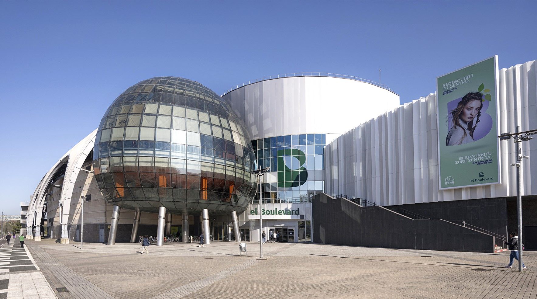 Algunas imáganes del renovado centro comercial El Boulevar