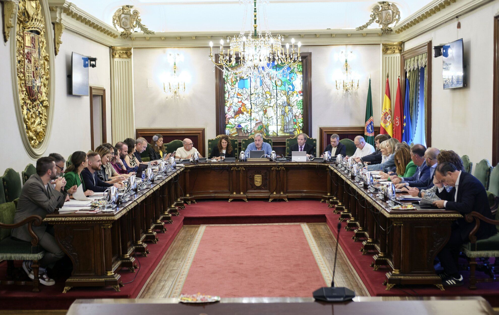 Fotos del pleno del Ayuntamiento de Pamplona (02/10/2025)