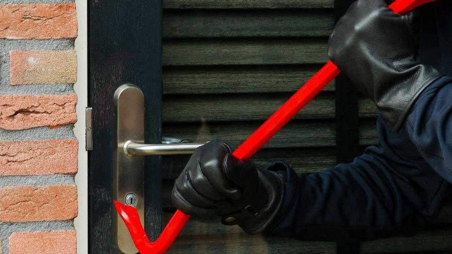 Detenido en la Rochapea cuando intentaba forzar el acceso a una vivienda pública vacía