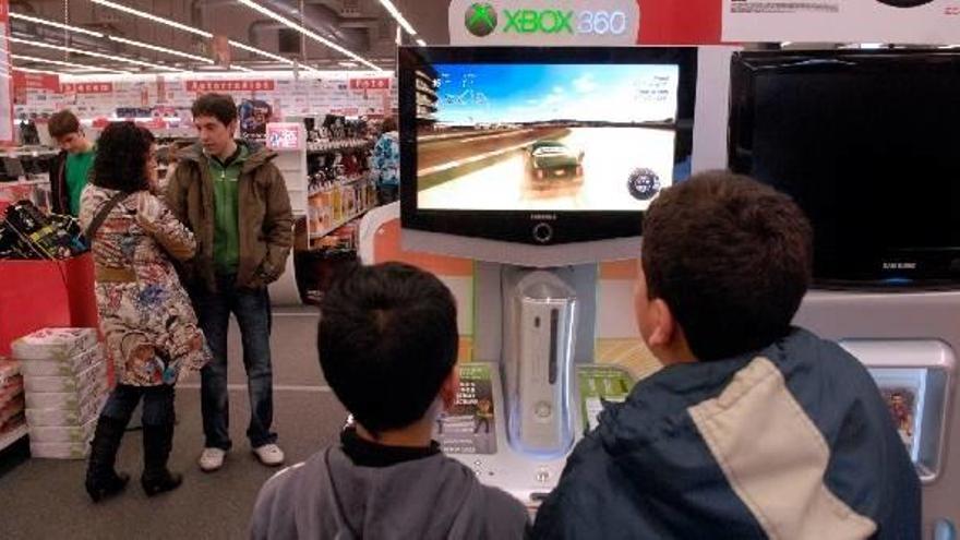 Jugar 15 minutos con un videojuego puede causar miopía en los menores