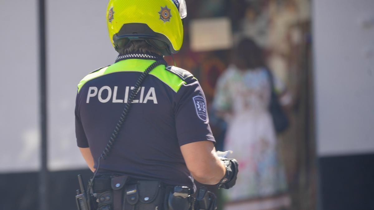 Un agente de la Policía Local de Vitoria