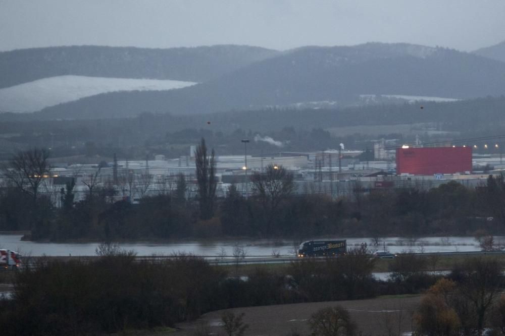 Agua y nieve en Vitoria.