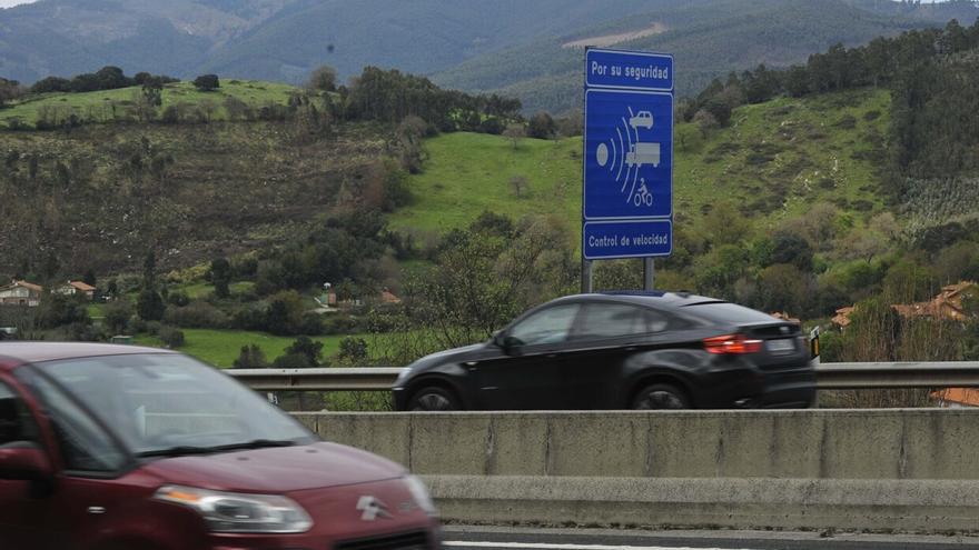 Investigado un conductor bilbaino por usar un puntero láser contra otros vehículos en la A-8