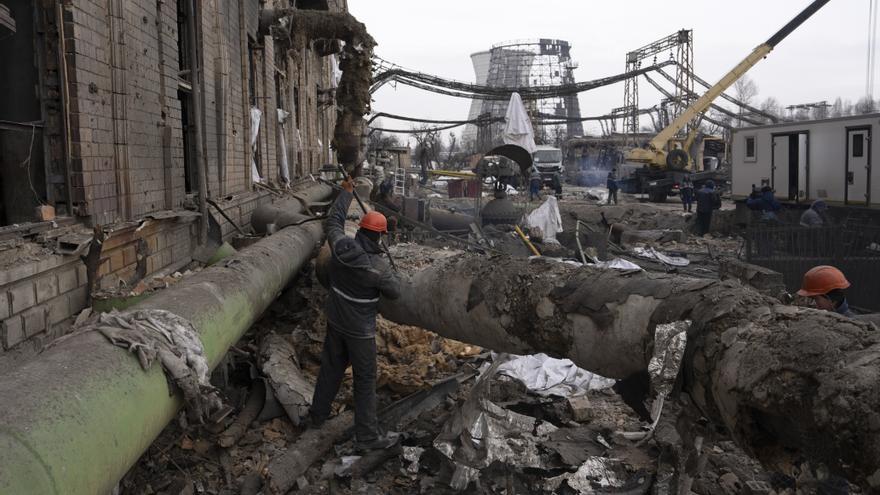 Ucrania, Rusia y EE.UU. retoman las conversaciones a tres bandas en Abu Dabi