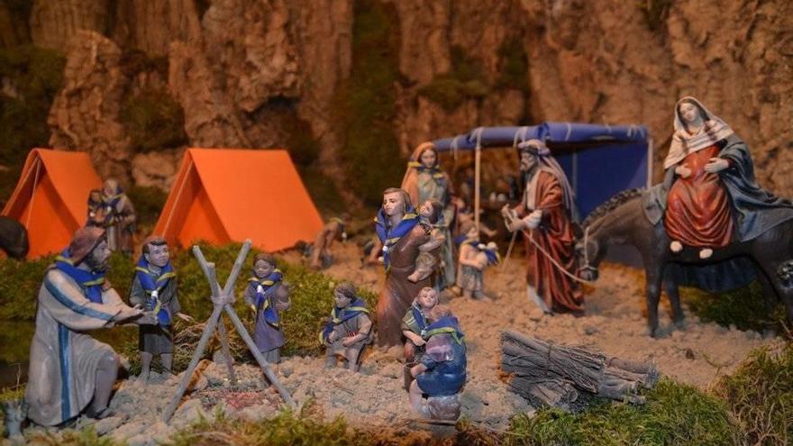 Los scouts se ‘cuelan’ en los belenes de Tafalla