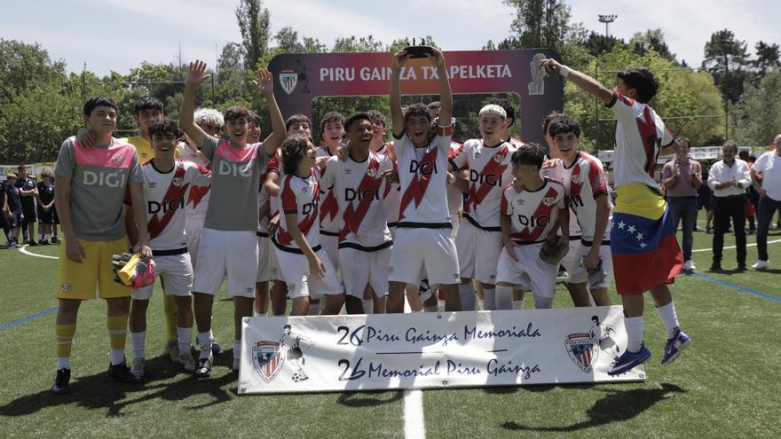 El Rayo Vallecano arrasa en el Memorial Piru Gainza