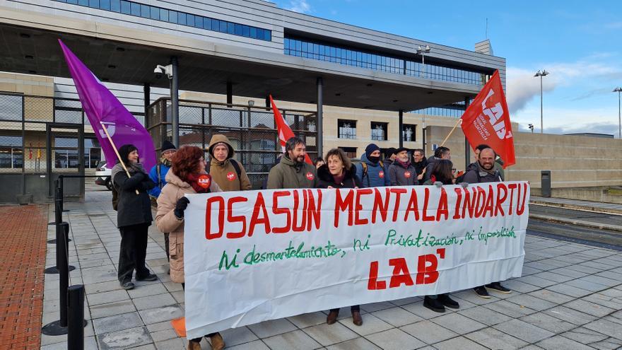 LAB reclama "fortalecer la red pública de salud mental junto con el personal"