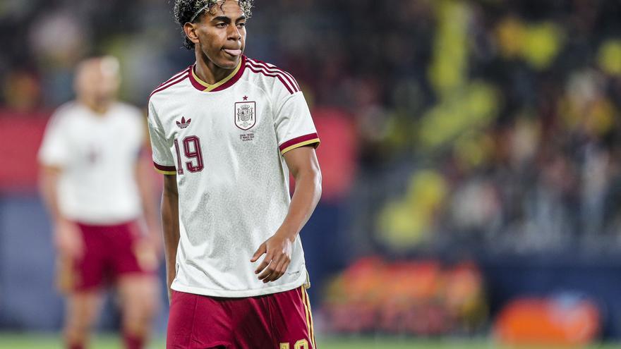 Lamine Yamal condena los cánticos racistas en Cornellá: “Burlarse de alguien por su religión es de ignorantes”