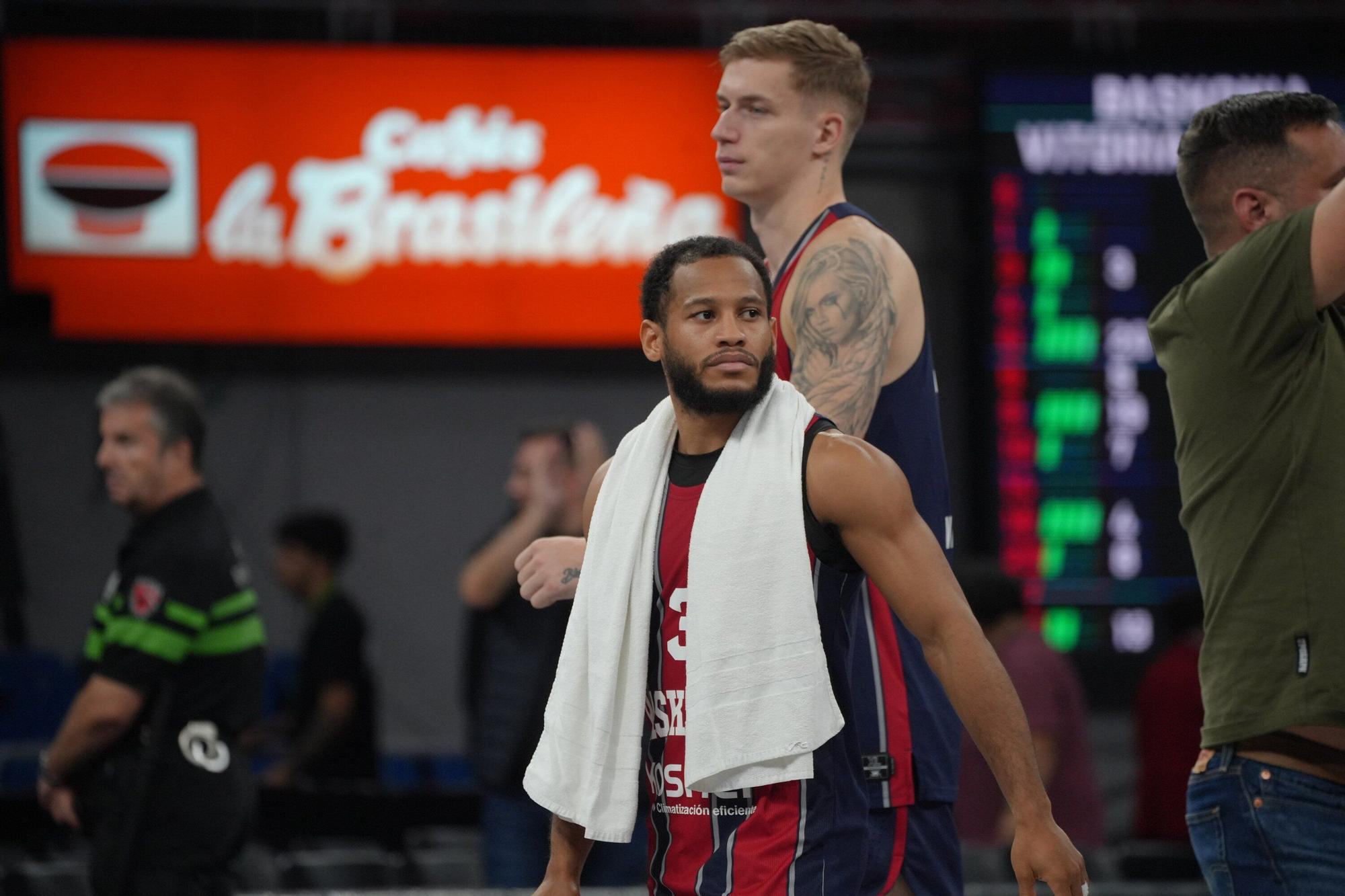 Todas las fotos del Baskonia-Partizan en el Buesa Arena