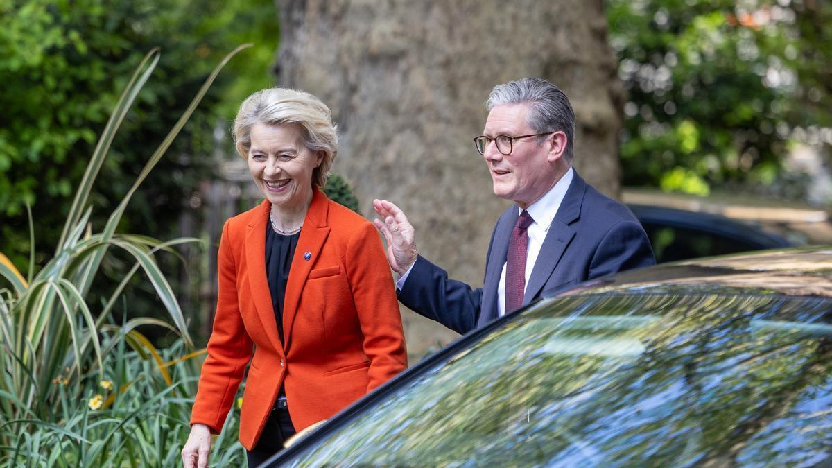 Starmer y Von der Leyen califican de &quot;momento crucial&quot; la situación de las negociaciones de paz en Ucrania
