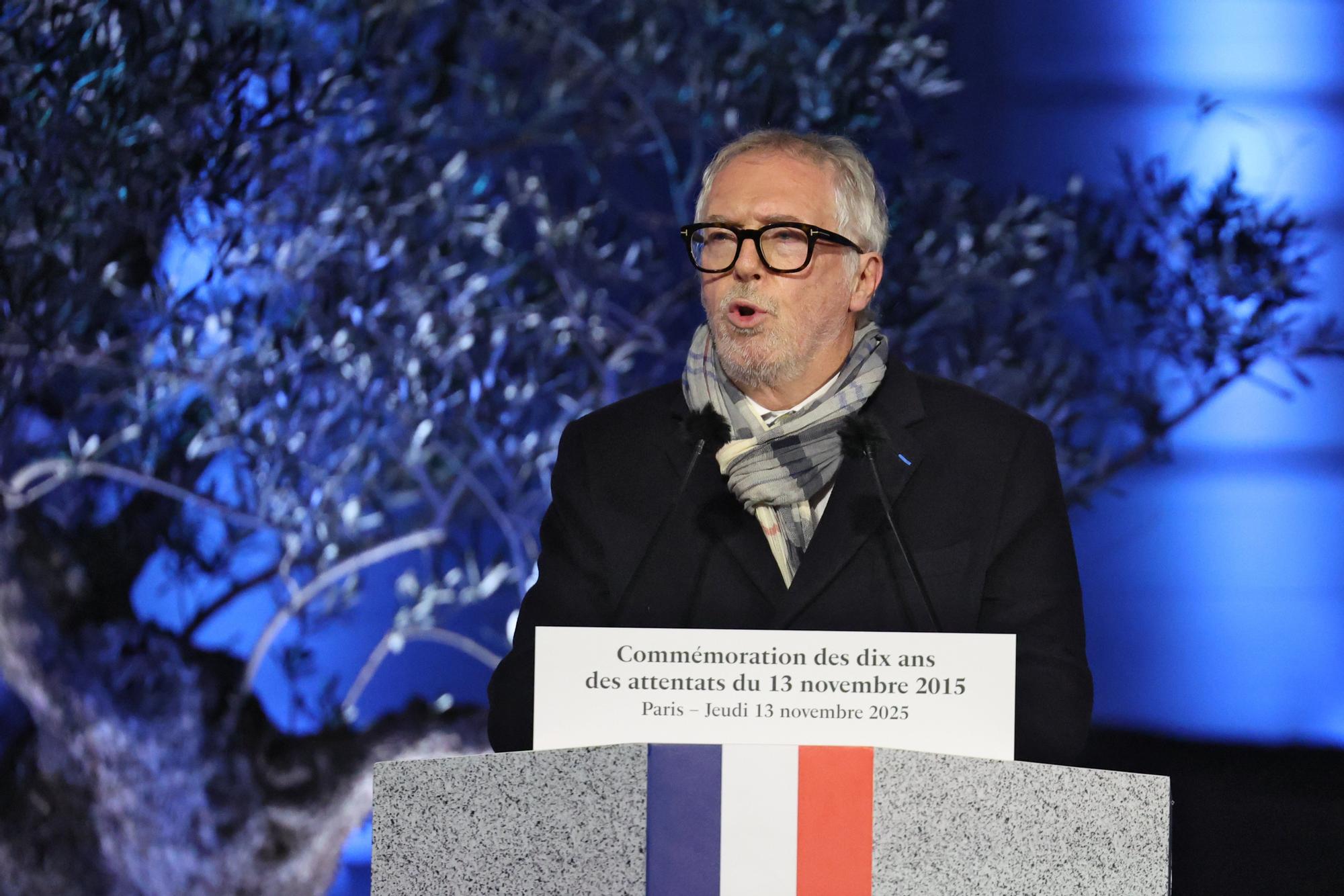 En imágenes: París homenajea a las víctimas de los atentados del 13 de noviembre en su décimo aniversario