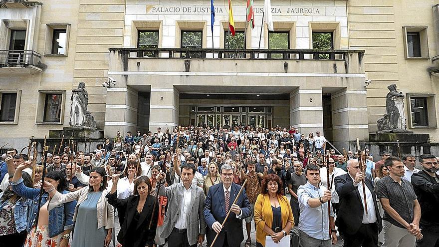 Judicializar el euskera