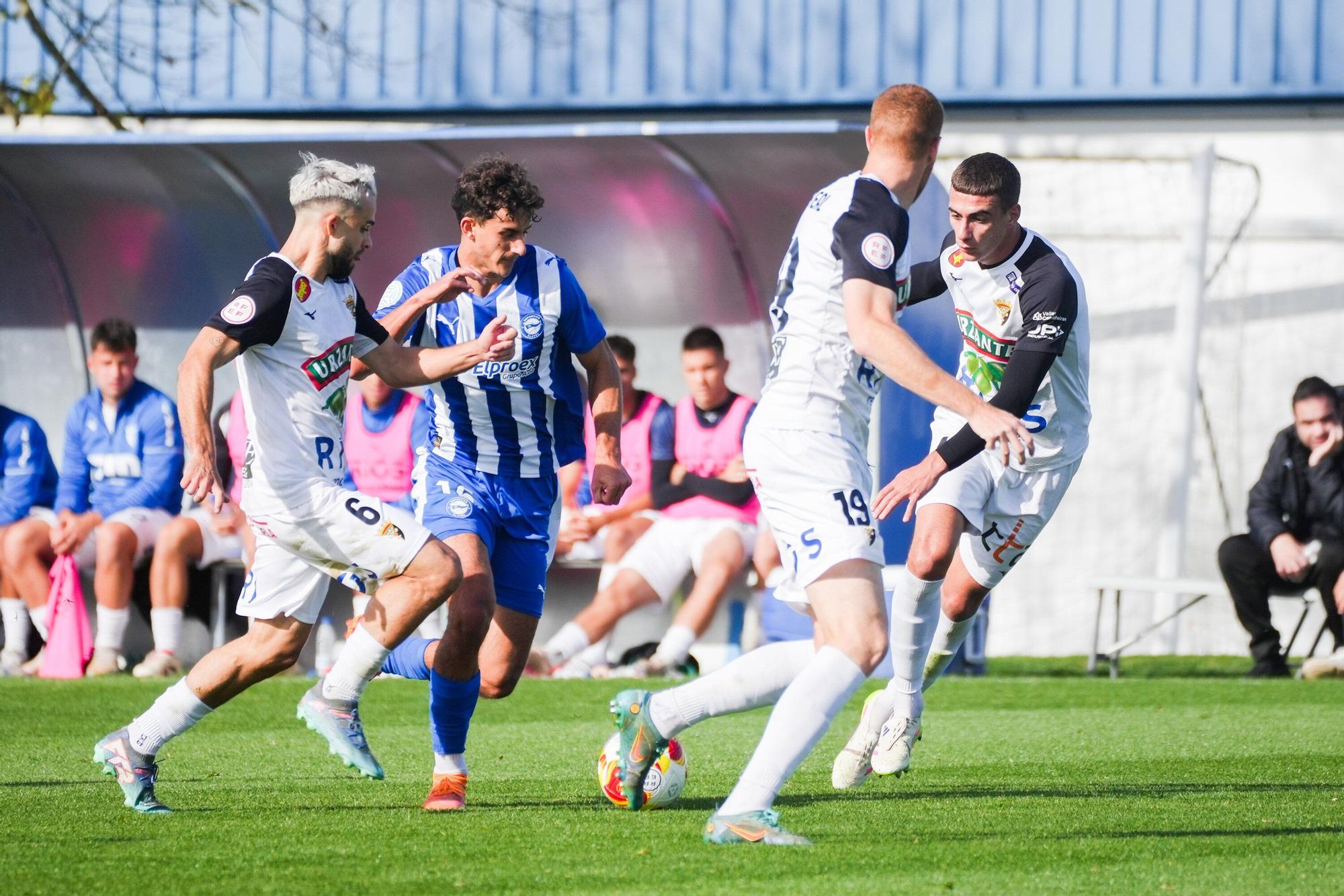 En imágenes: Alavés B derrota al Tudelano