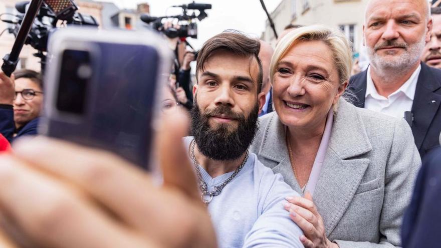 Una nueva acusación contra Le Pen enmaraña su campaña, como en 2017