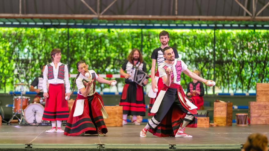 &#039;Harreman&#039;, circo, artes escénicas y danzas vascas, el domingo 9 en el Gayarre