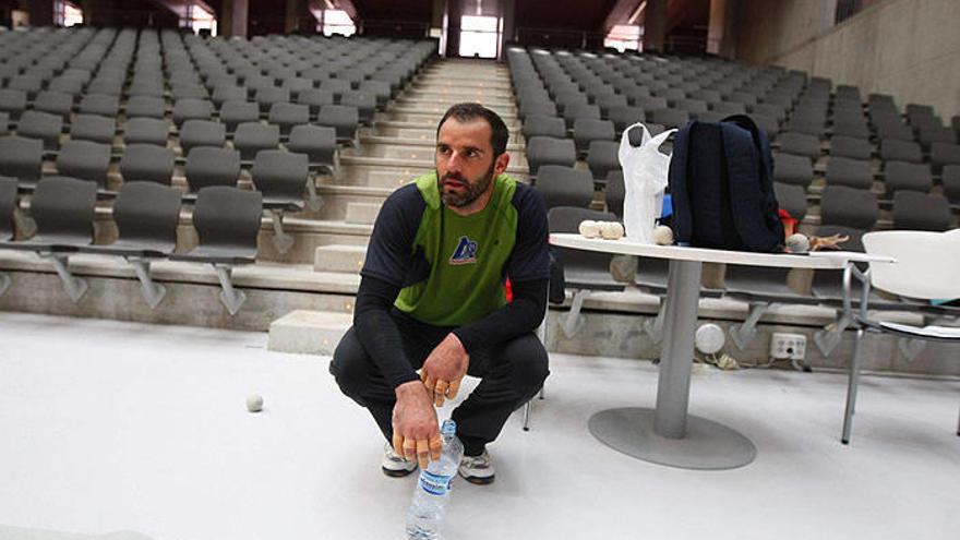 Xala se toma un respiro tras un entrenamiento.