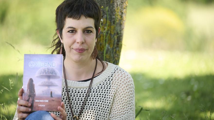 El mundo metido en cúpulas: la novela de Irina Parés Ferré