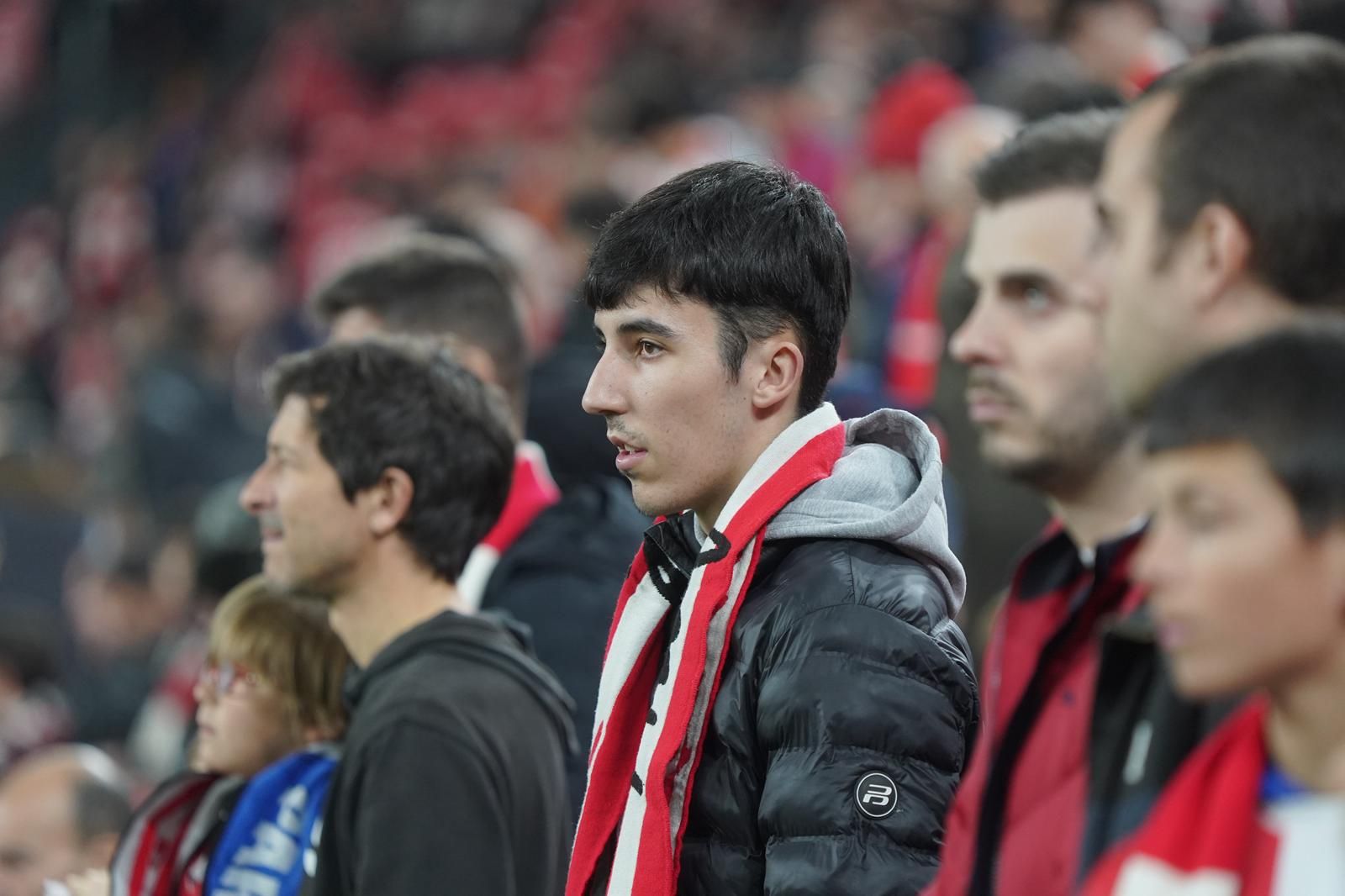 En imágenes: ¿Has asistido al Athletic-PSG en San Mamés? Búscate