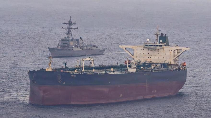 La Guardia Revolucionaria iraní permite el paso de otros 25 buques por Ormuz en 24 horas