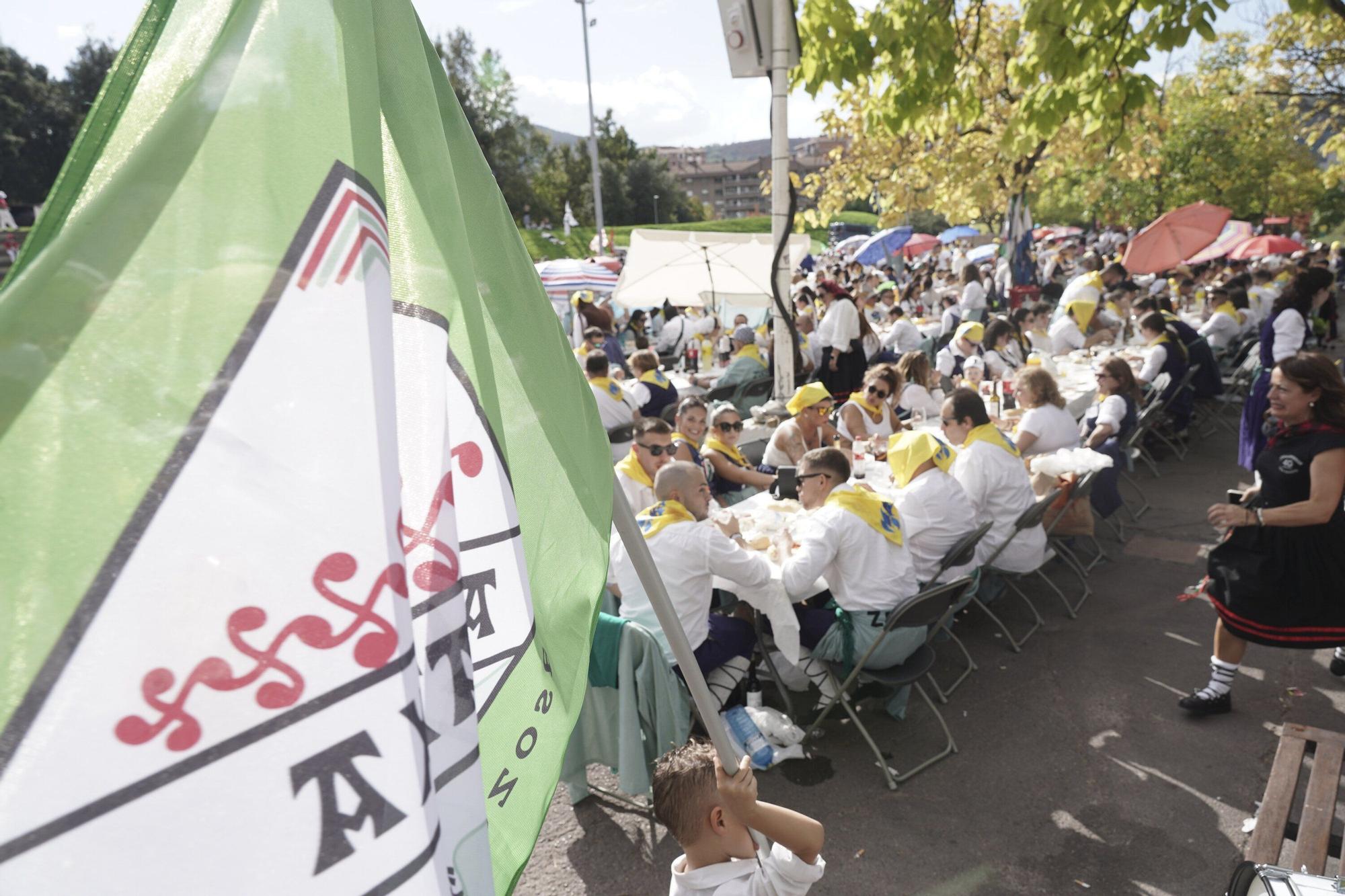 Más de 3.600 personas en la comida de cuadrillas de Basauri: “Es es indescriptible, se nos está yendo de las manos”