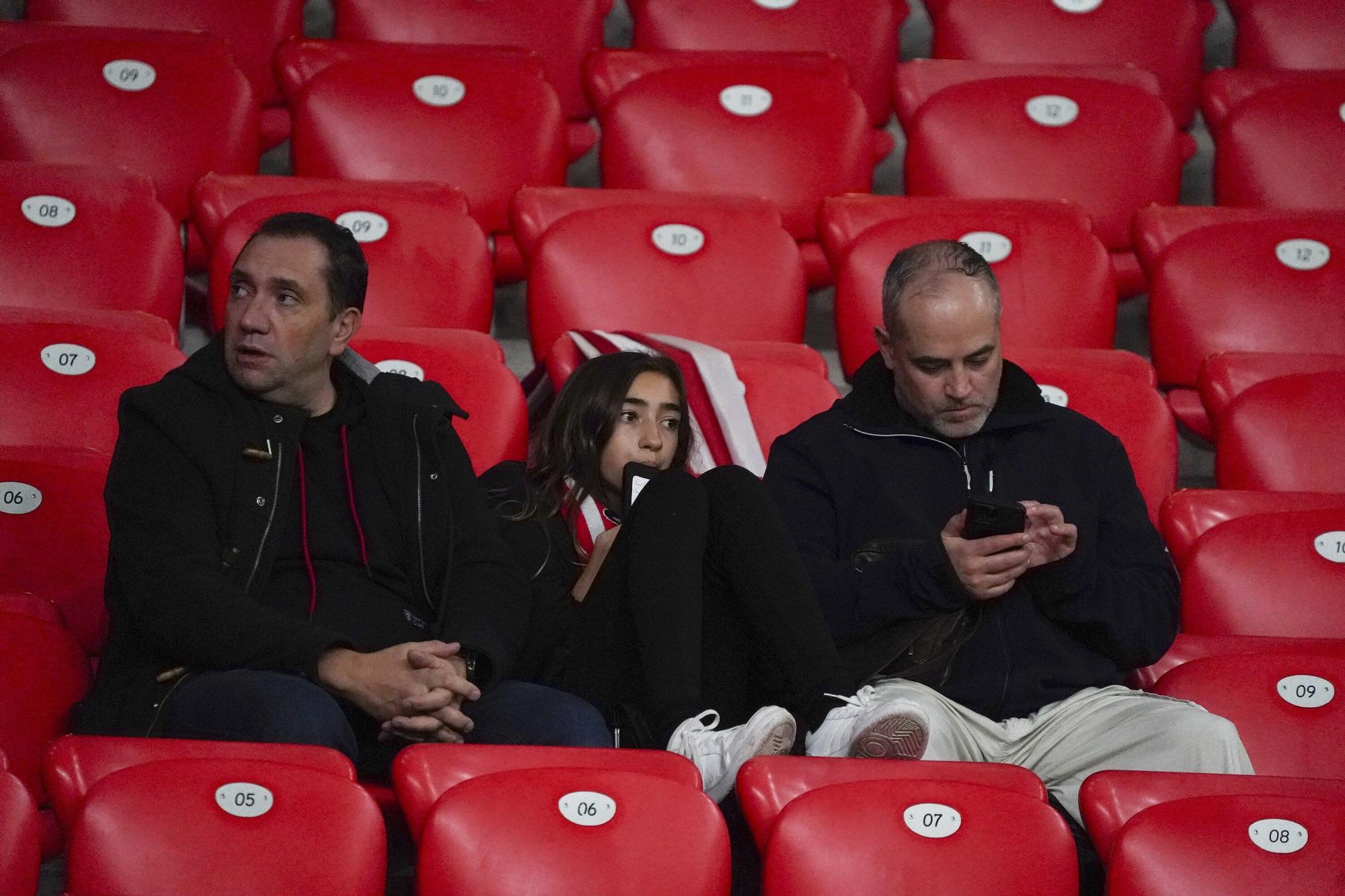 ¿Has estado en San Mamés viendo el Athletic-Atlético? Búscate en nuestra galería