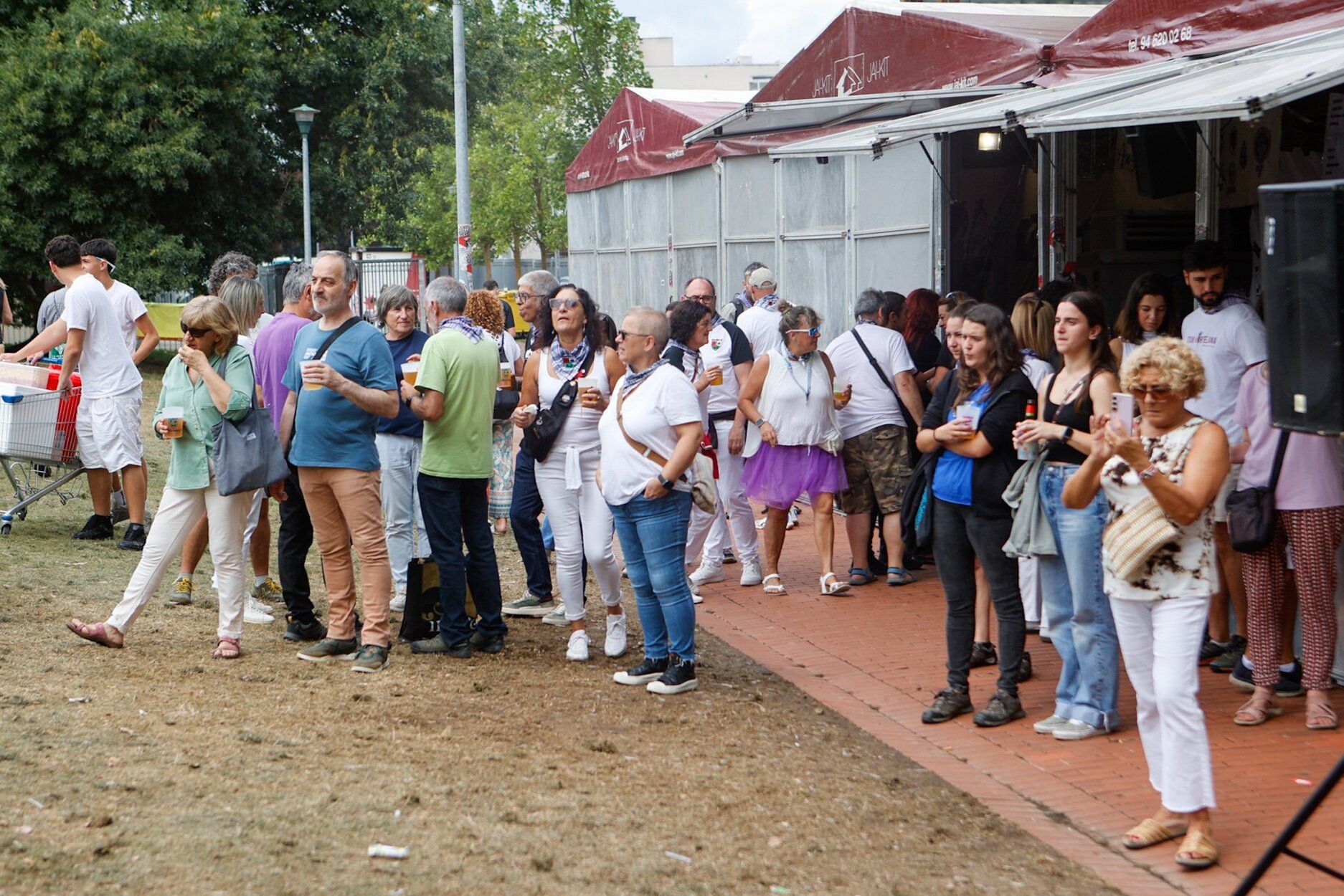 Fotos de la paellada de Mendillorri y de los calderetes de Berriozar este domingo