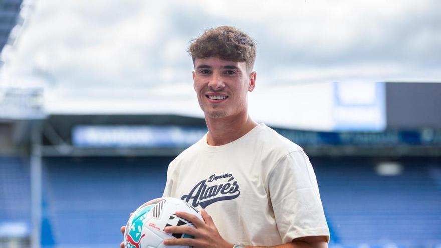 Egoitz Muñoz renueva con el Alavés hasta 2027
