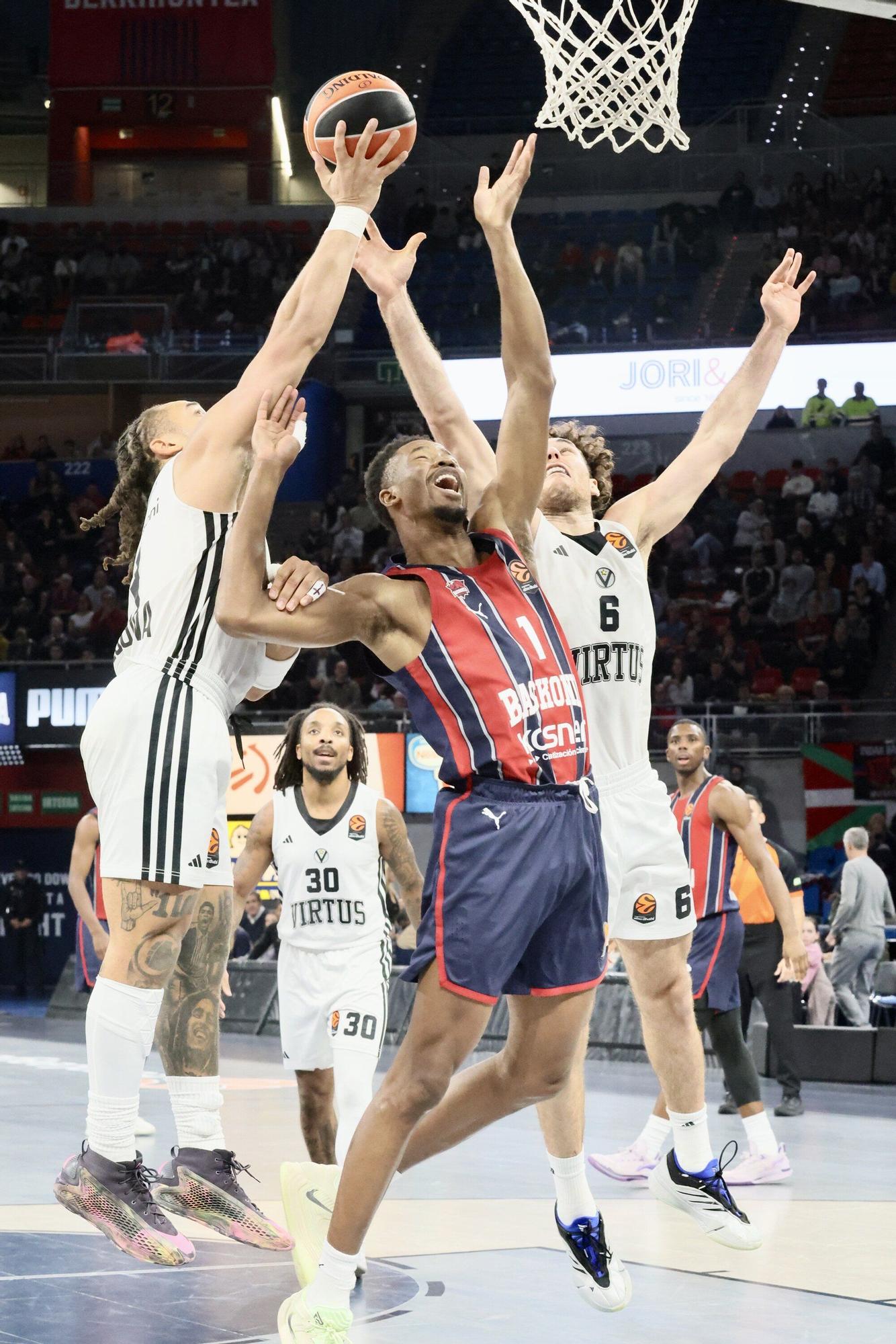 En imágenes: Todas las fotos del Baskonia - Bologna