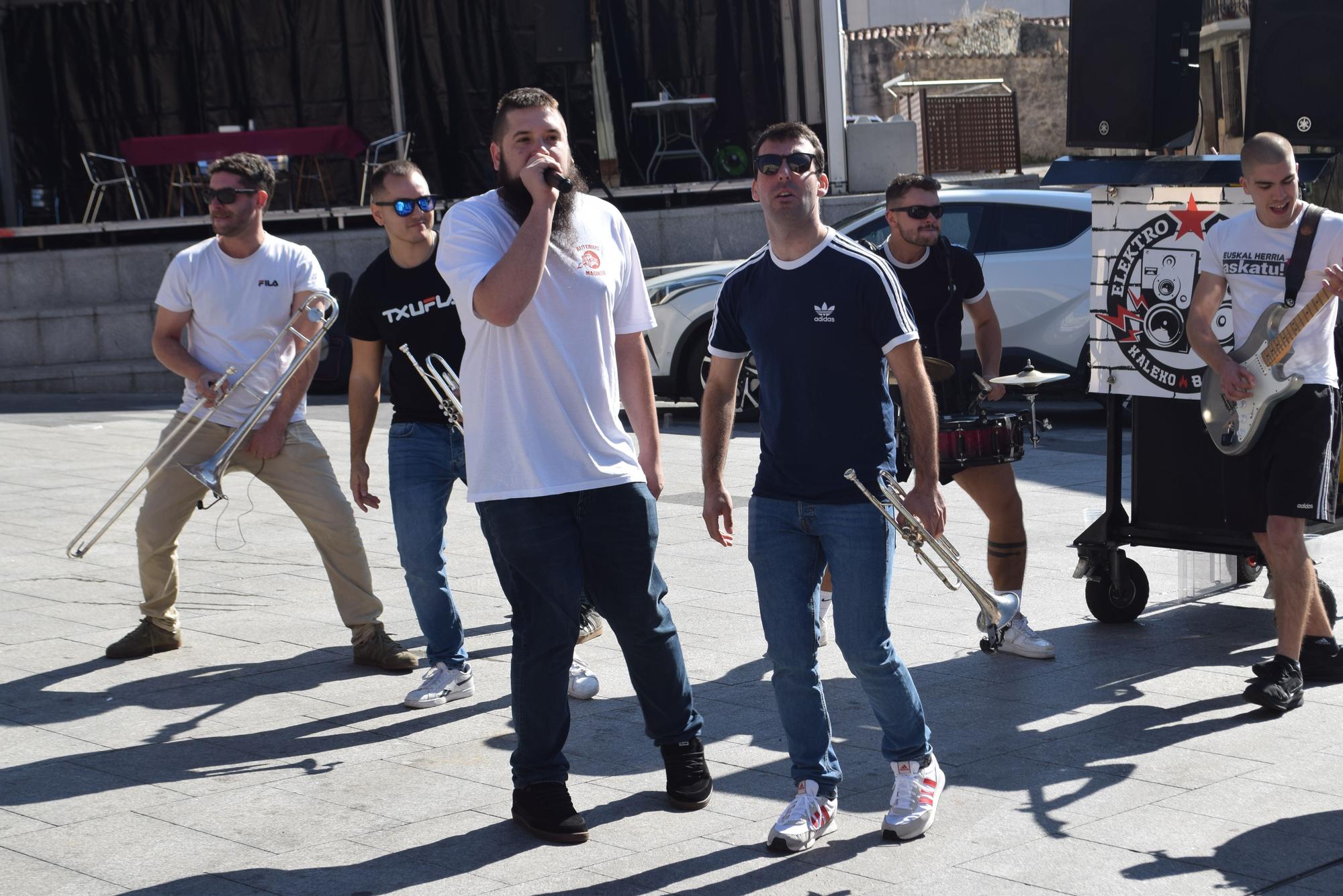 En imágenes: Reemplazo festivo asegurado en Agurain