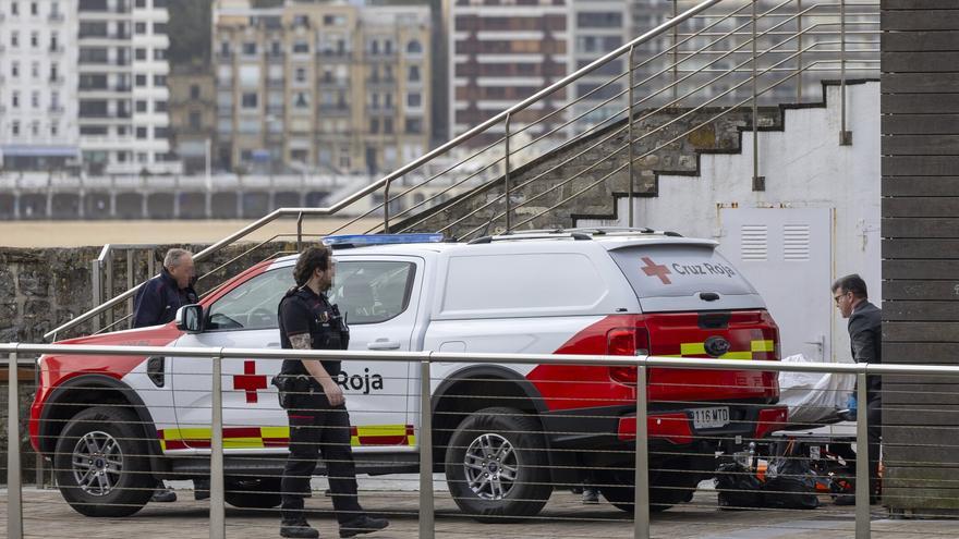 Fallece un pescador de 62 años tras caer al mar desde una zona de rocas en el entorno de Igeldo