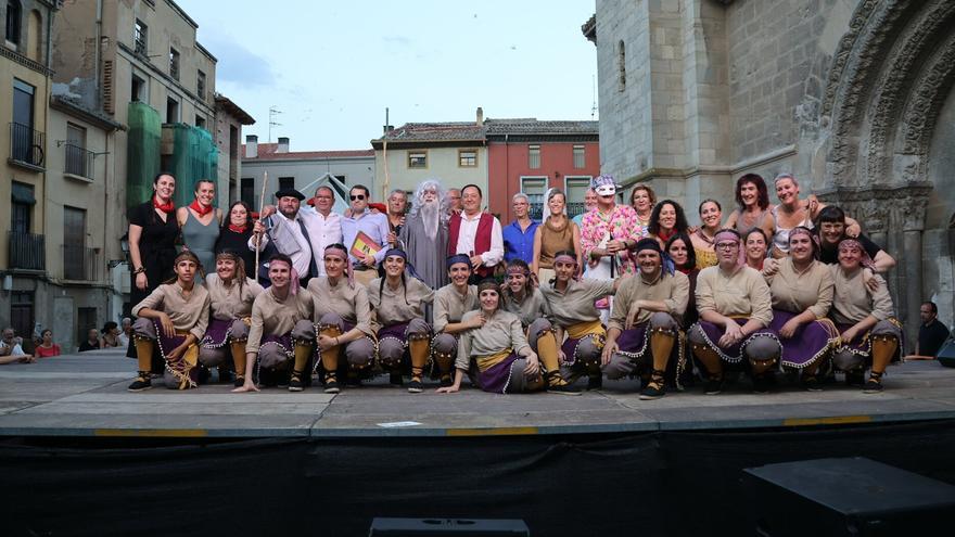 Críticas y burlas en el Paloteado del Casco Viejo contra el alcalde “Empadronator” de Tudela