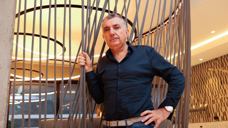 Manuel Vilas presentará en Bidebarrieta su última novela, 'Islandia'