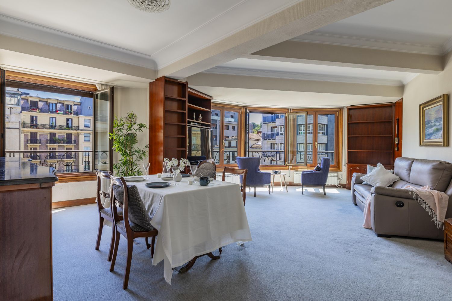 Vivir en el corazón de San Sebastián: espacio, luz y carácter en el Gros más exclusivo