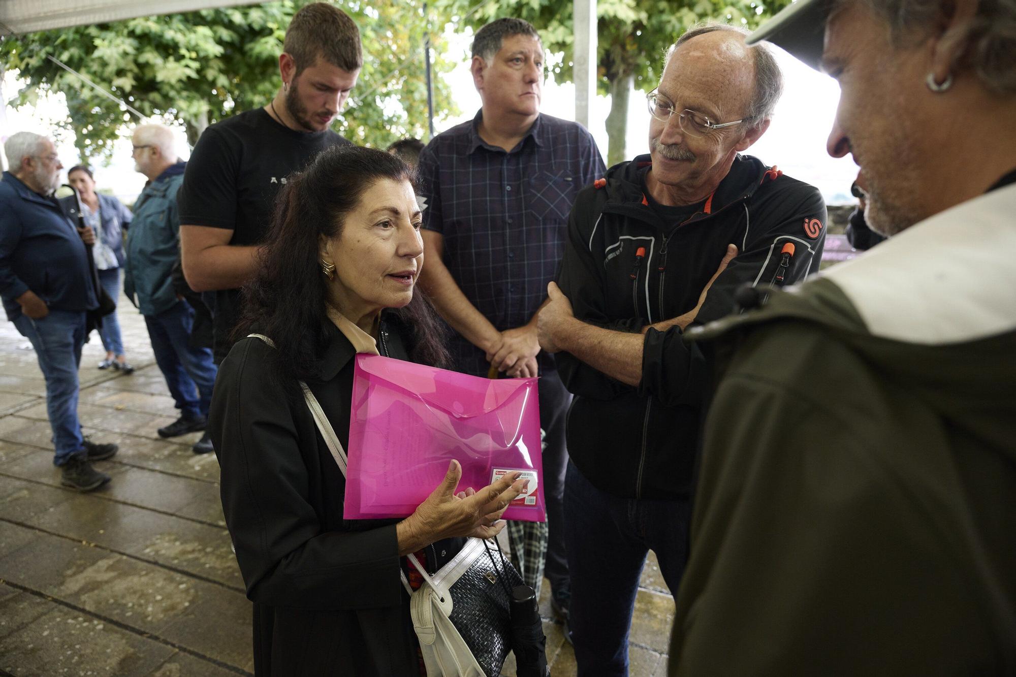 Ana Ollo entrega los restos del joven estadounidense fusilado a su familia en Berriozar