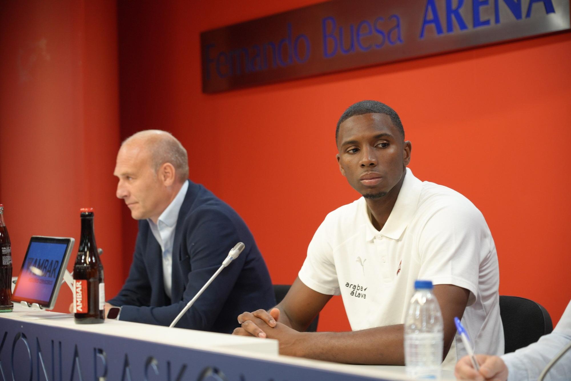 En imágenes: Presentación de Diallo como jugador del Baskonia