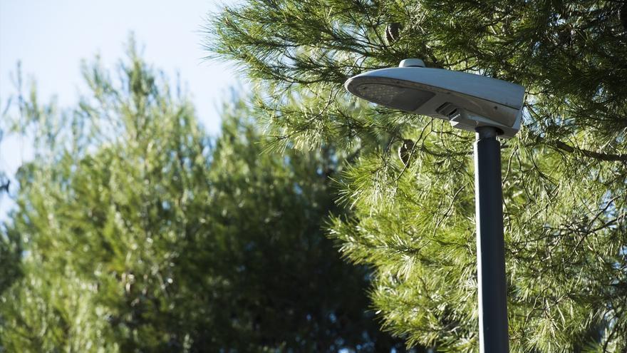 Un niño de 7 años resulta herido al caerle encima una farola en Tarragona