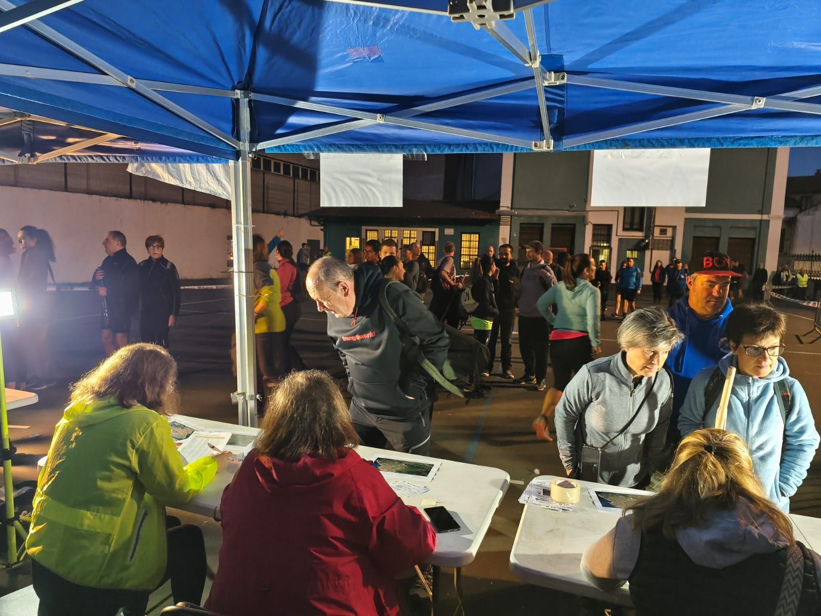 Más de 900 personas  disfrutan de la marcha regulada de Algorta
