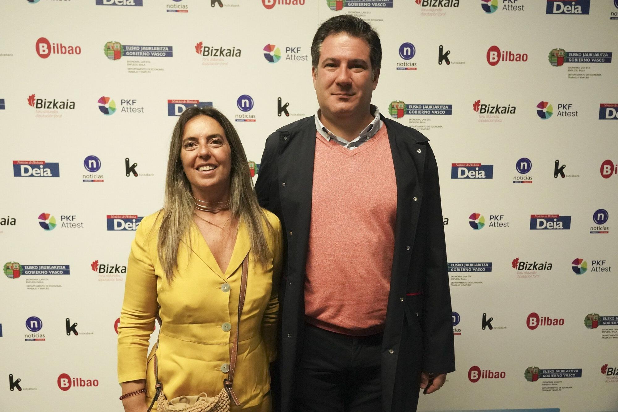 Idoia Gutierrez dio la bienvenida a Alberto Ruiz en el Palacio Euskalduna.