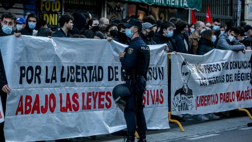 El Supremo confirma la condena de seis meses de cárcel para Pablo Hasél por agredir a un periodista