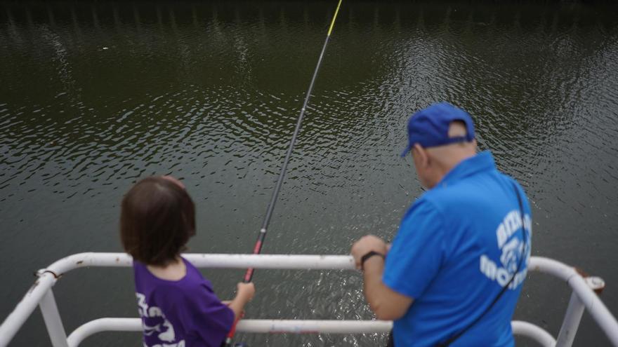 En imágenes: la Escuela de Pesca comienza temporada en Bilbao
