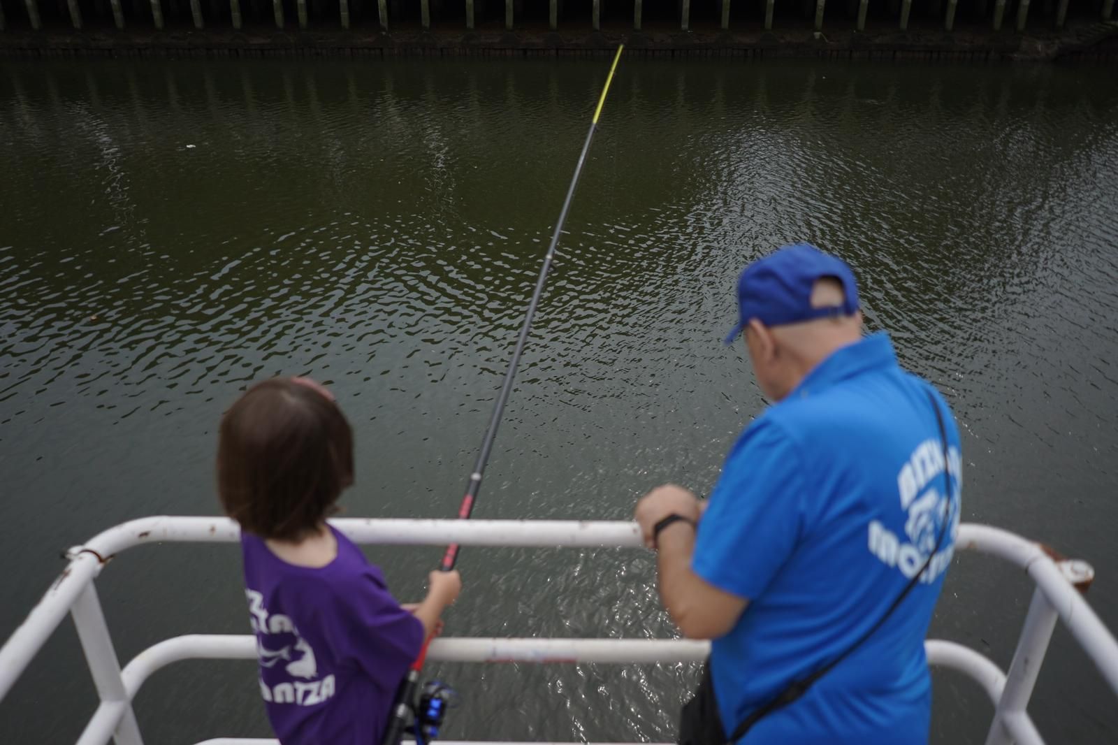 En imágenes: la Escuela de Pesca comienza temporada en Bilbao