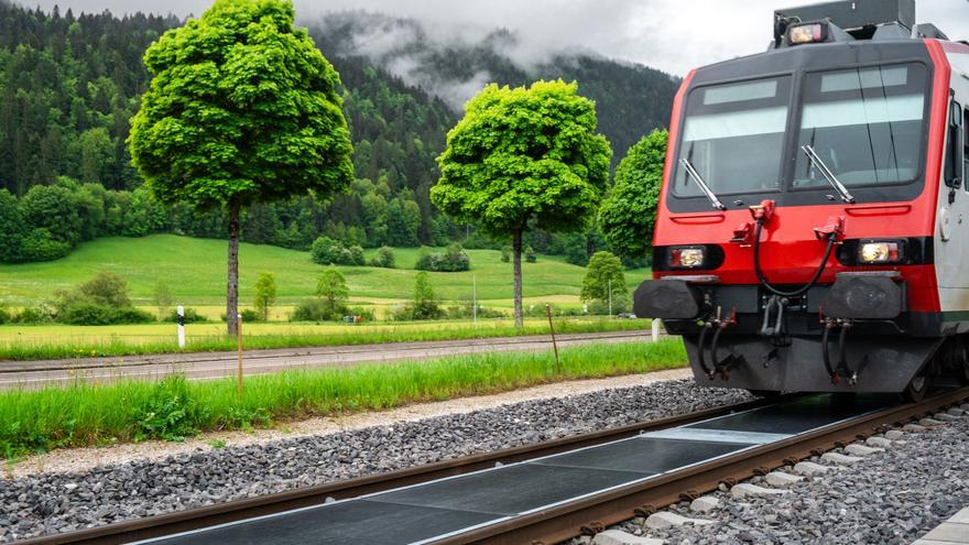 ¿Y si se utilizaran las vías del tren para cargar miles de vehículos eléctricos?