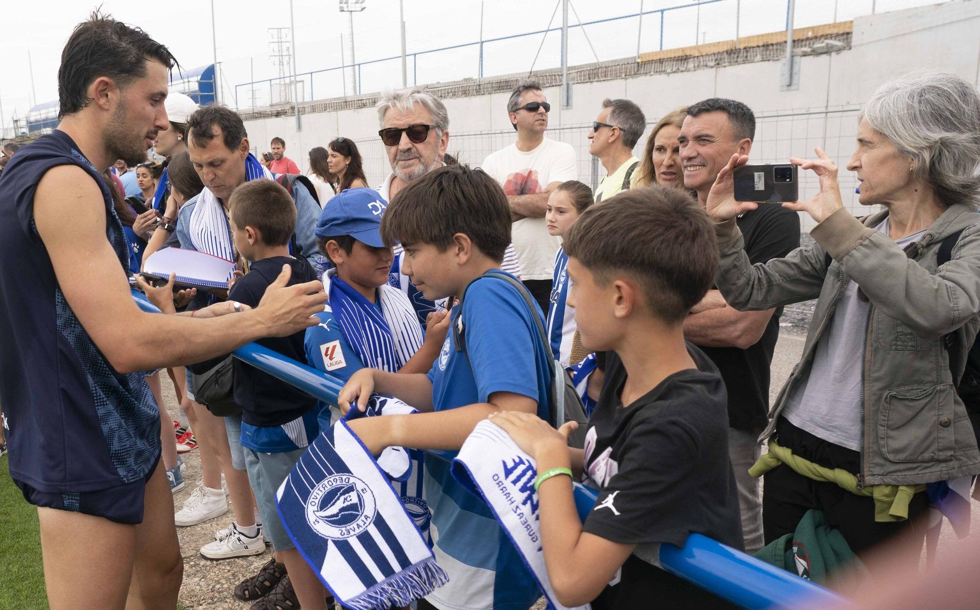 En imágenes: Una afición entregada al Alavés