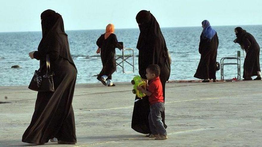 Detenido un peluquero por cortar el pelo a mujeres en Arabia Saudí