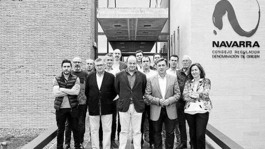 1º fila: Gonzalo Celayeta, Serafín Vicente, Eduardo Sainz, Miguel Bujanda y Ana Sagüés. 2º fila: Roberto Flamarique, Ángel Lizarraga, Santiago Labari, Alberto Añón, Iñaki Marzo y Francisco San Martín. 3º fila: Tomás Antoñana, el presidente David Palacios