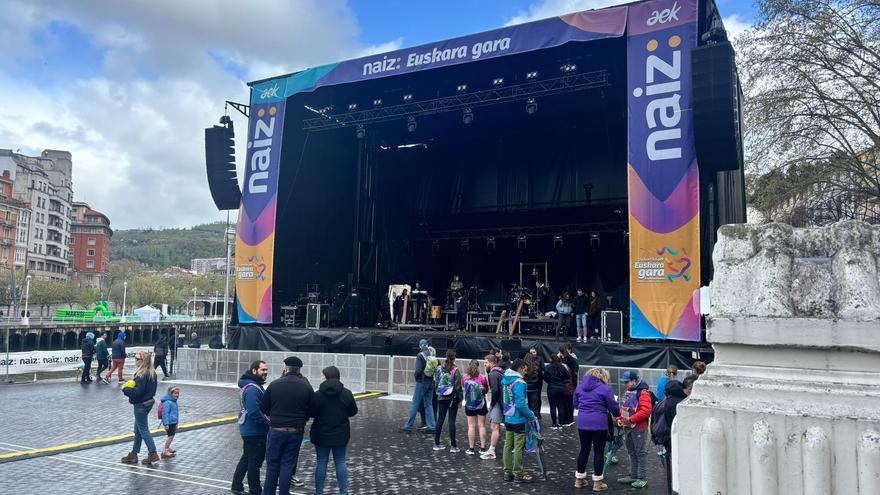 Zetak despide Korrika con un concierto en El Arenal de Bilbao